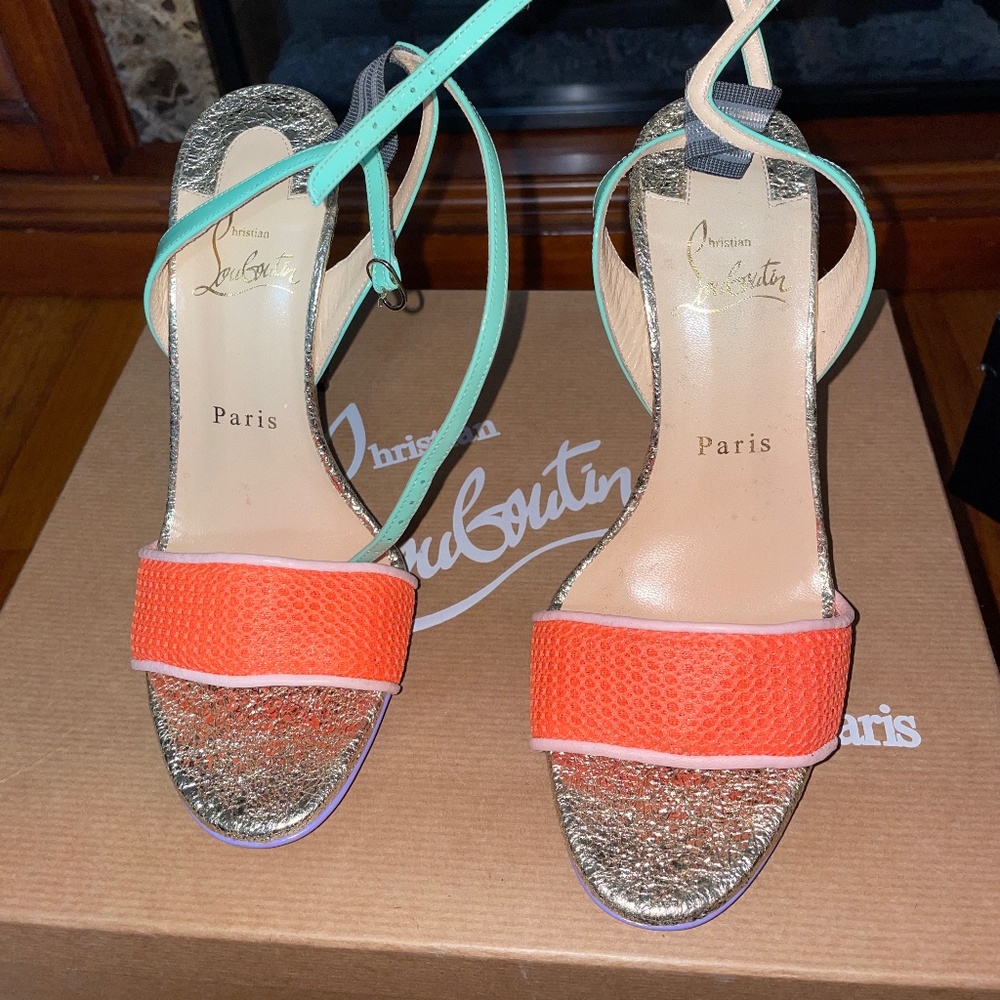 Christian Louboutin ✨✨✨